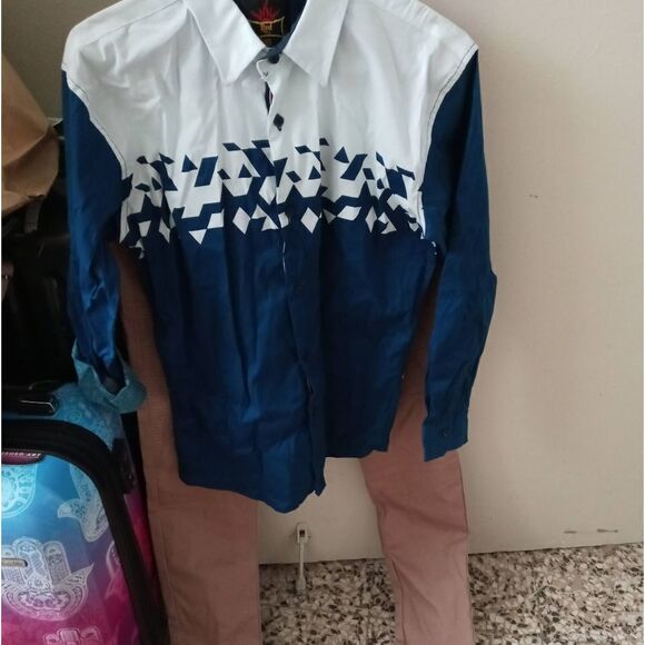 Bundle of Button ups - Picture 3 of 9